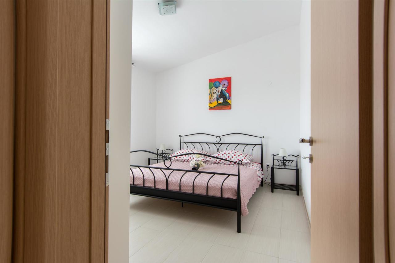 Apartments Iva Donji Seget Camera foto
